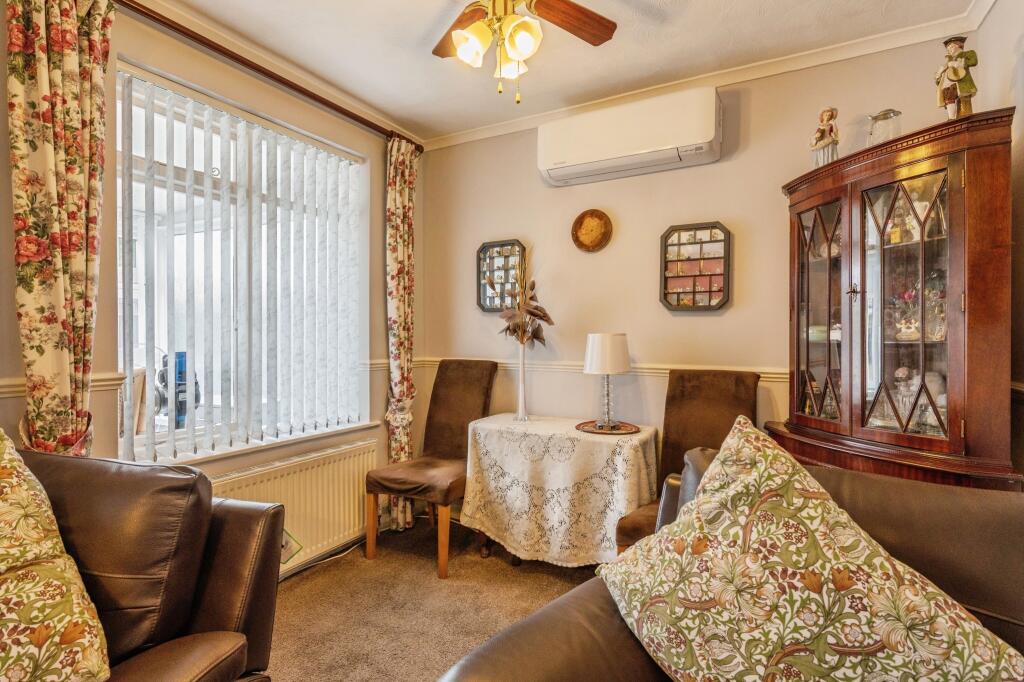 House in Castle Point, Essex - View 5