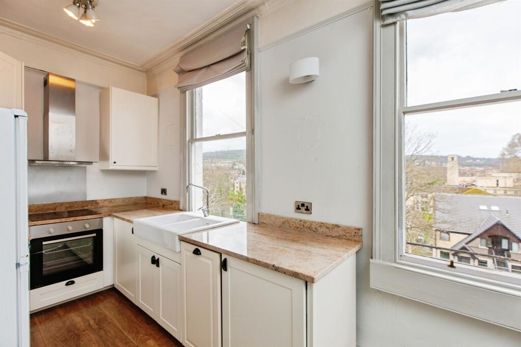 Apartment in Bath, Walcot - View 2