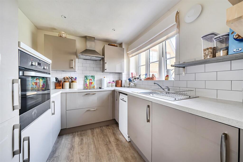 Apartment in Dover, Deal - More