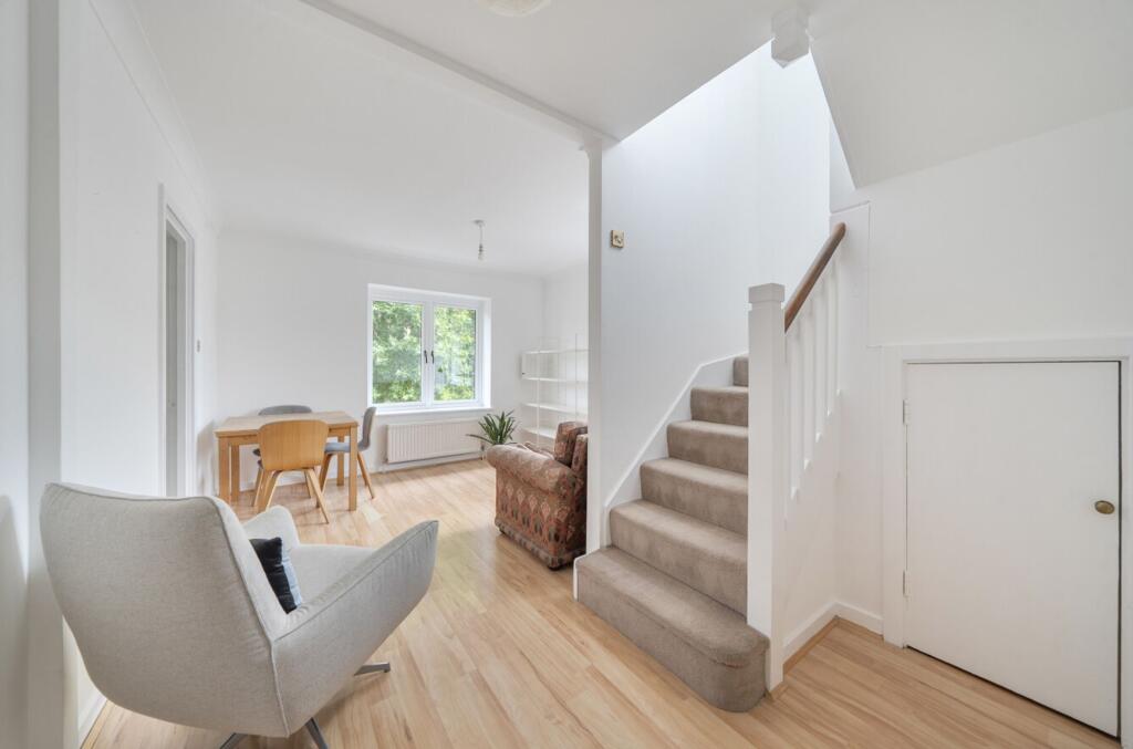 Apartment in London - View 5