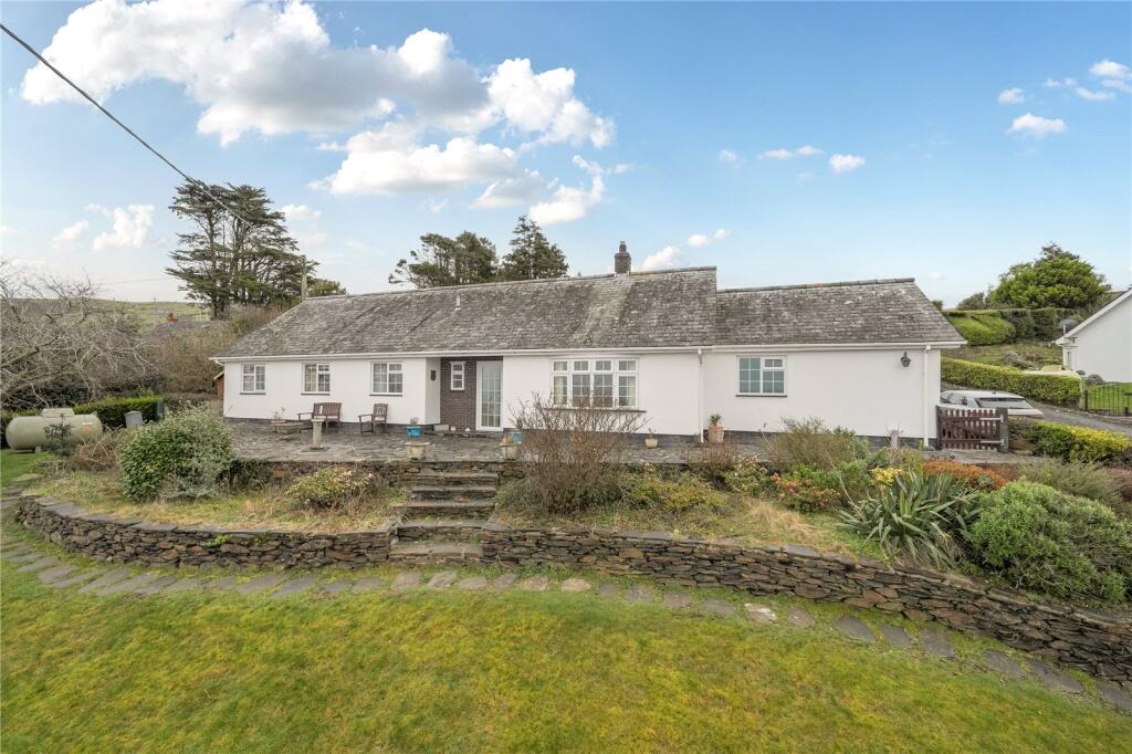 Main image of property: Llwyngwril, Gwynedd, LL37
