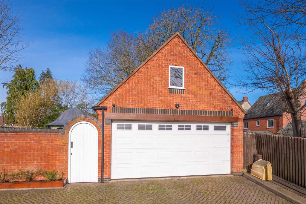 Additional image 3 of High Street, Henley-In-Arden