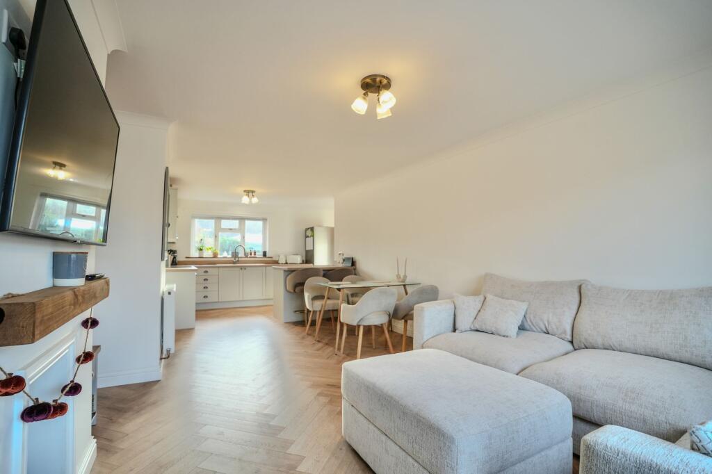 Woodfield Road, Holt, NR25 photo 2