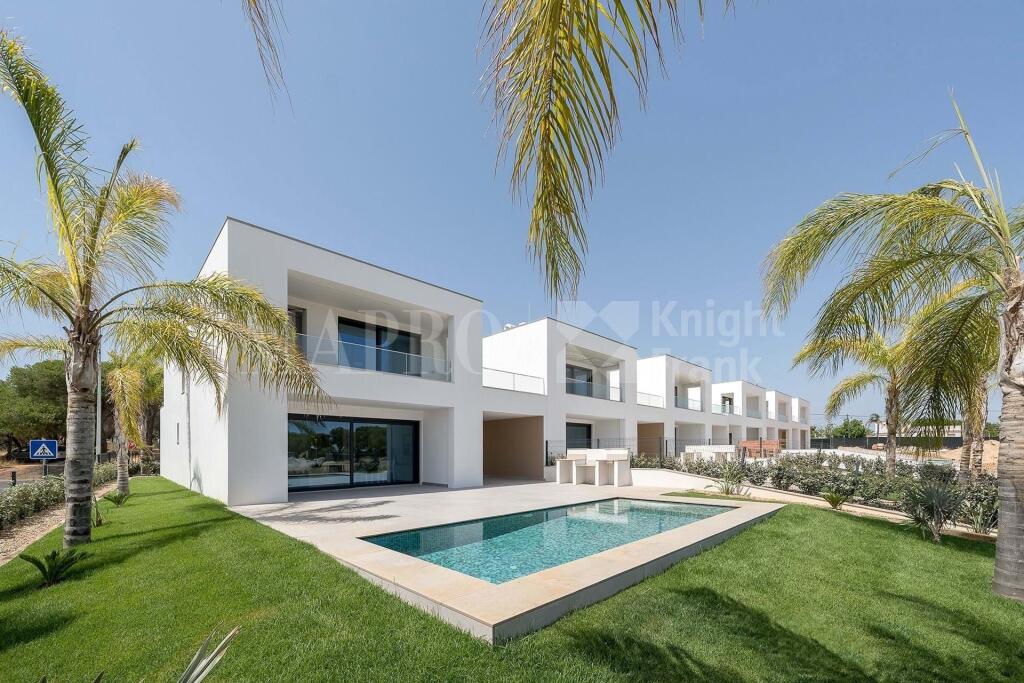 Main image of property: Algarve, Quarteira