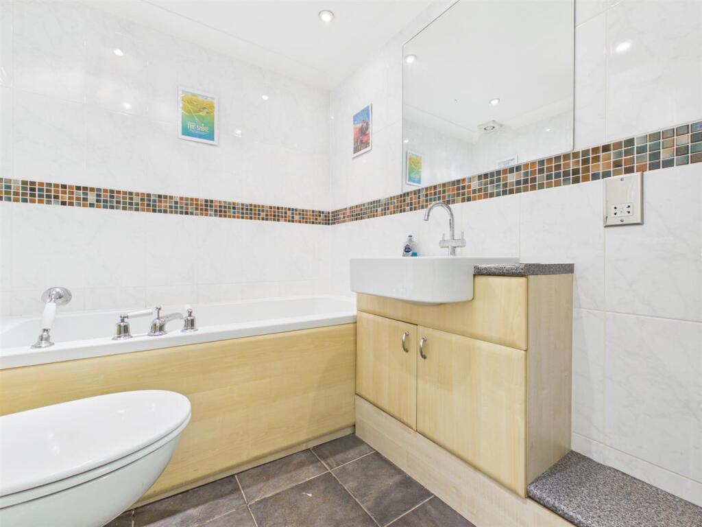 Apartment in Brighton - More