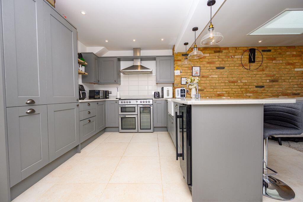 Holme Close, Hatfield - More