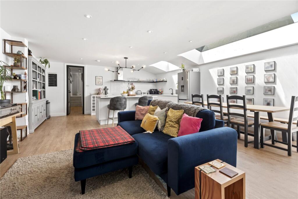 Apartment in London - View 5