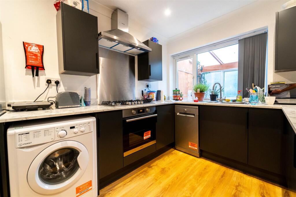 5 bedroom house for rent