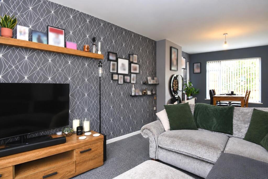 House in Hull - More