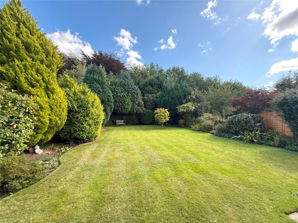 Parrs Wood Road, Didsbury, M20 photo 2