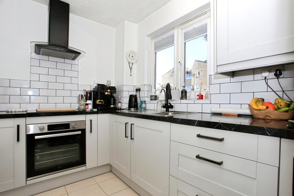 Apartment in Peterborough, Bretton - More