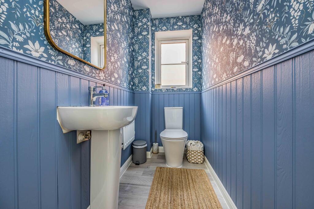 House in Portsmouth - More