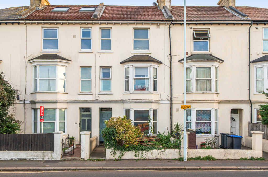 1-bed flat on Teville Road, Worthing, West Sussex, BN11, £160,000