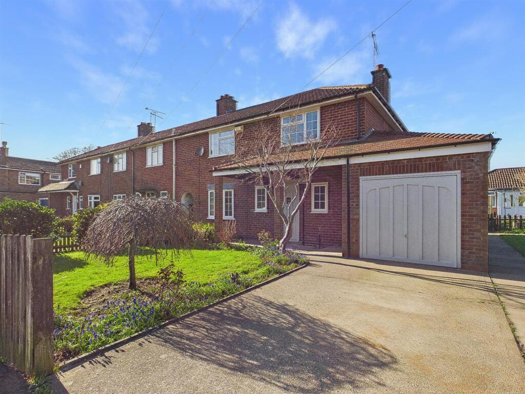 Main image of property: Avon Terrace, Bubbenhall, Warwickshire