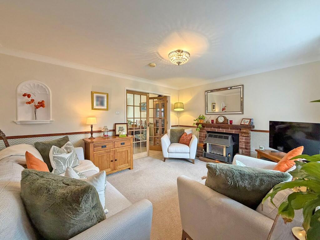 House in Wolverhampton, Aldersley, Tettenhall - View 5