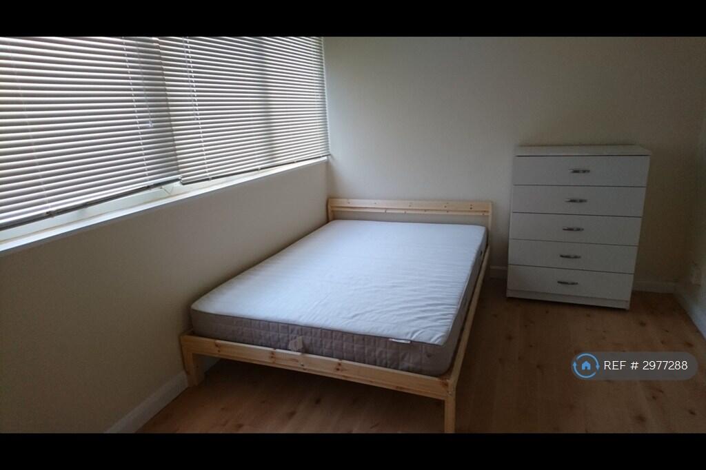 Main image of property: Tinkers Bridge, Milton Keynes, MK6