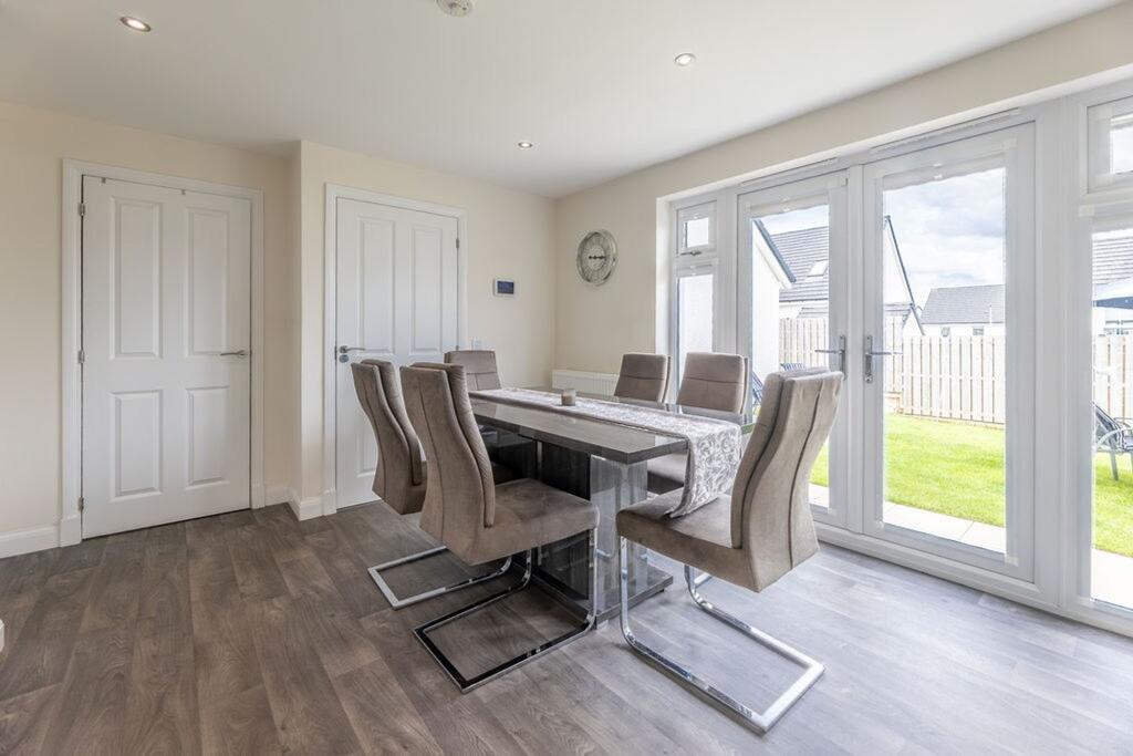 House in Brookfield, Merchiston, Renfrewshire - View 6