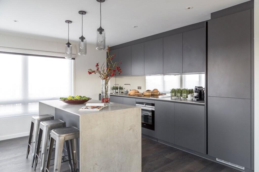 Apartment in Twickenham - View 3