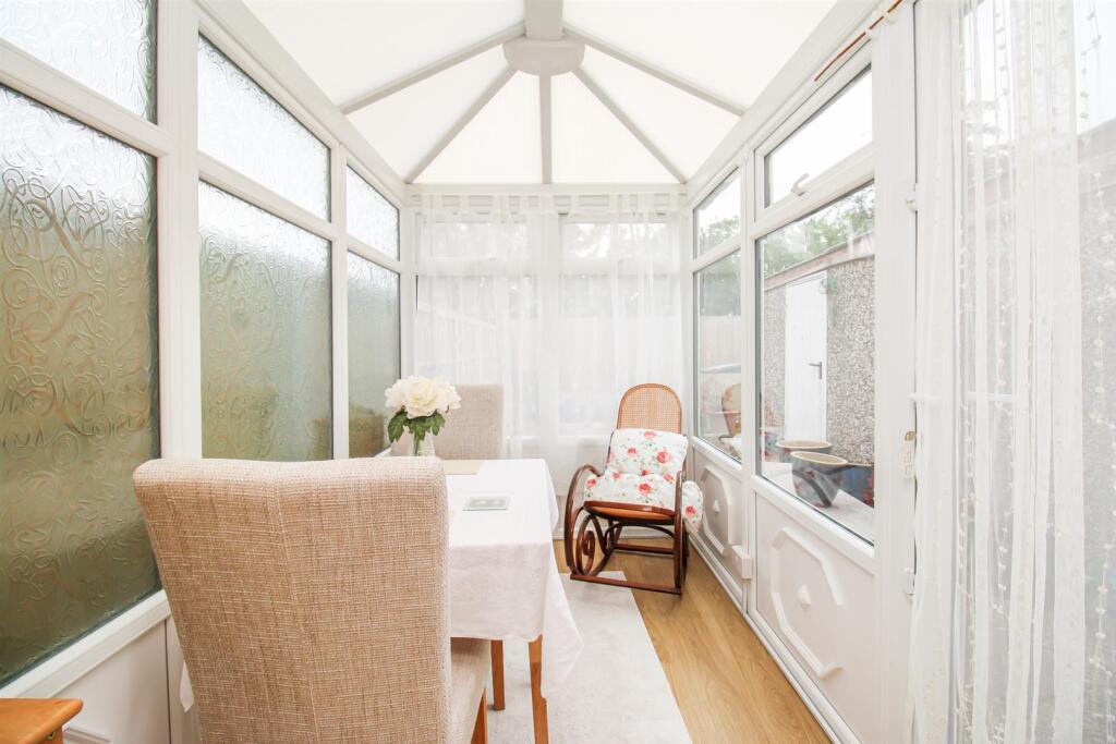 House in Wakefield - View 5