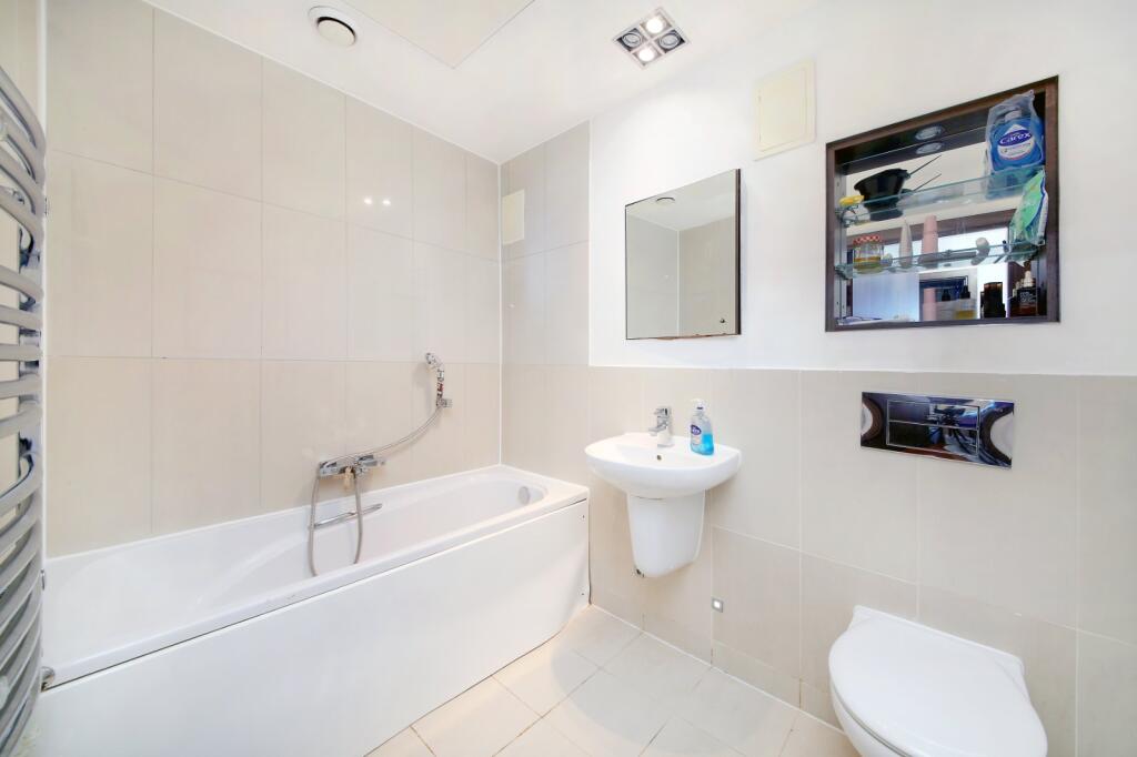Apartment in London, York Road Estate, Battersea - View 5