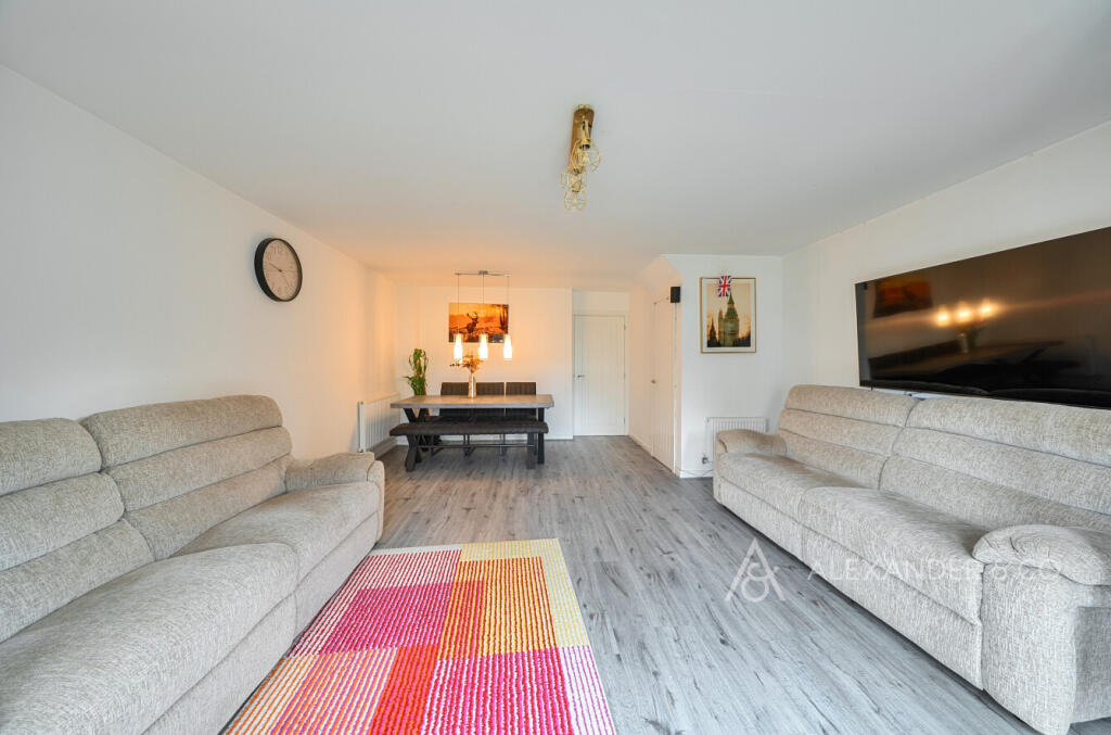 Silver Birch Avenue, Houghton Regis, Dunstable photo 3