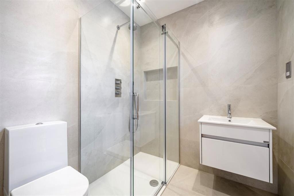 Apartment in London, Lot's Village, Chelsea - View 5