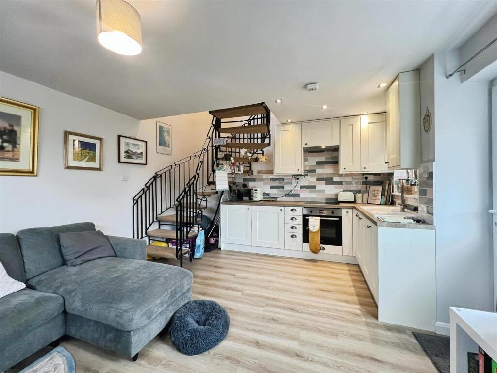 Apartment in Crewe - View 2