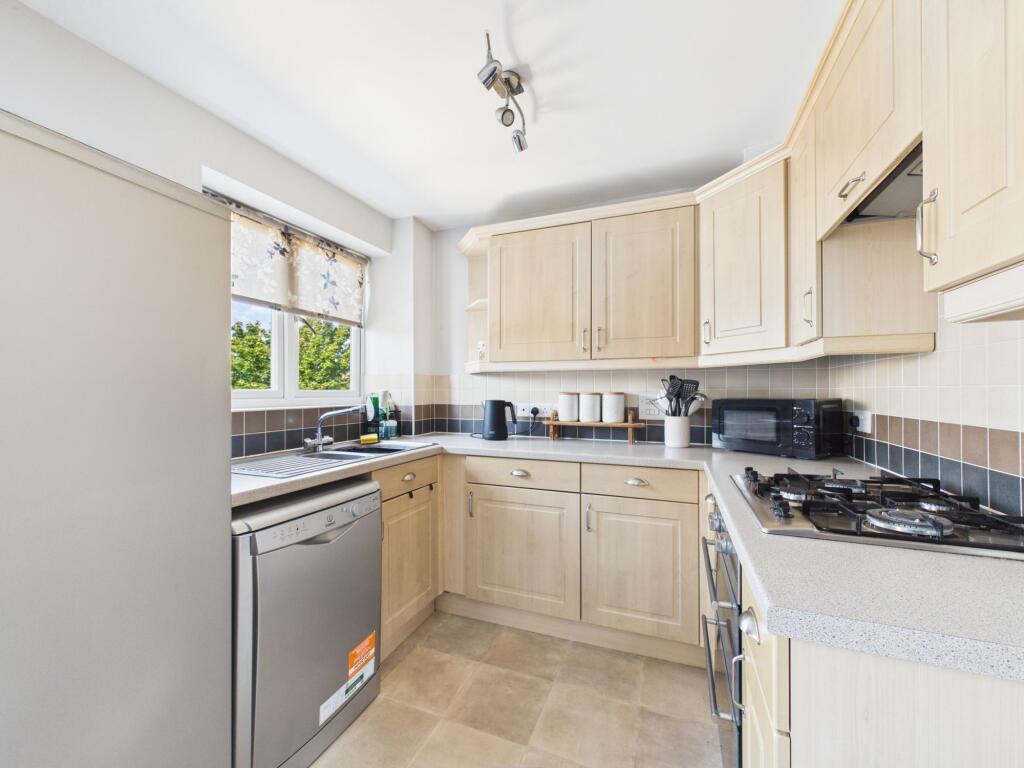 House in Ashfield, Sutton in Ashfield, Nottinghamshire - View 4