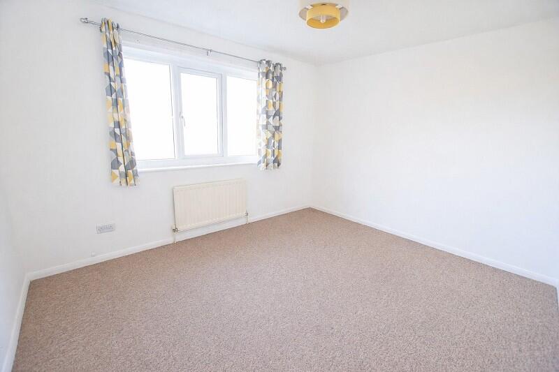 The Hyde, New Milton, Hampshire. BH25 5GA photo 4