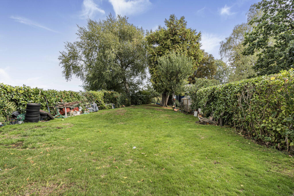 Homefield Road, Coulsdon, CR5 photo 3