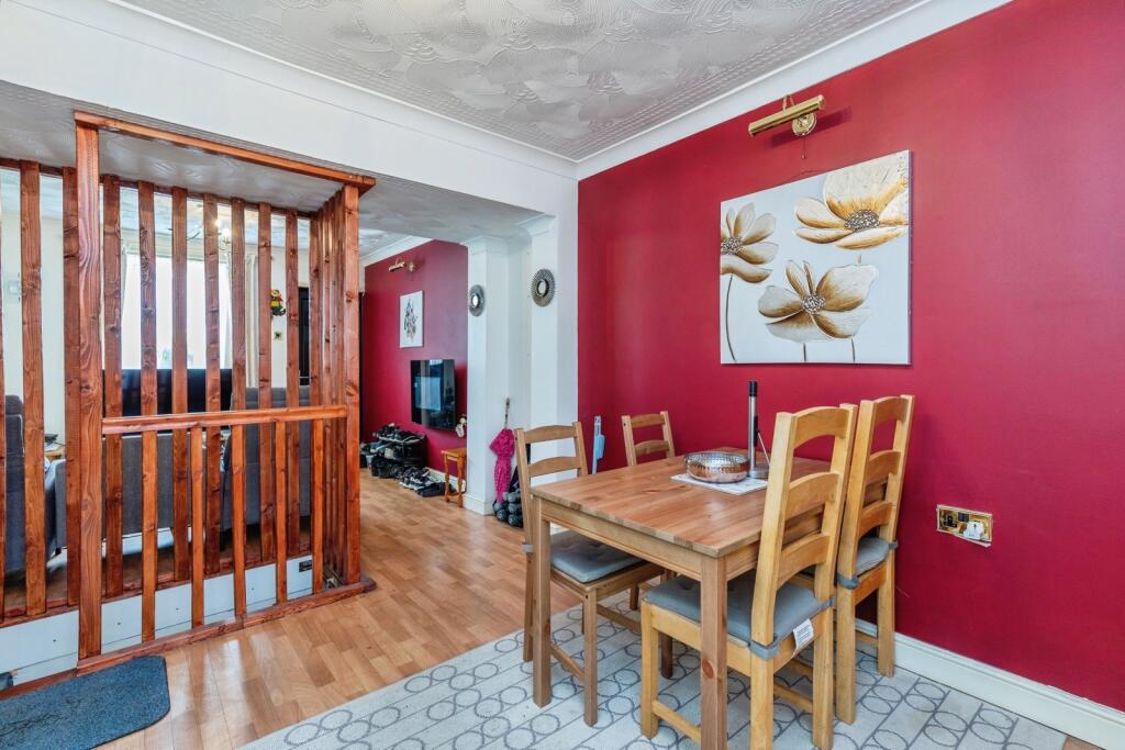 House in Gillingham, Medway - View 4