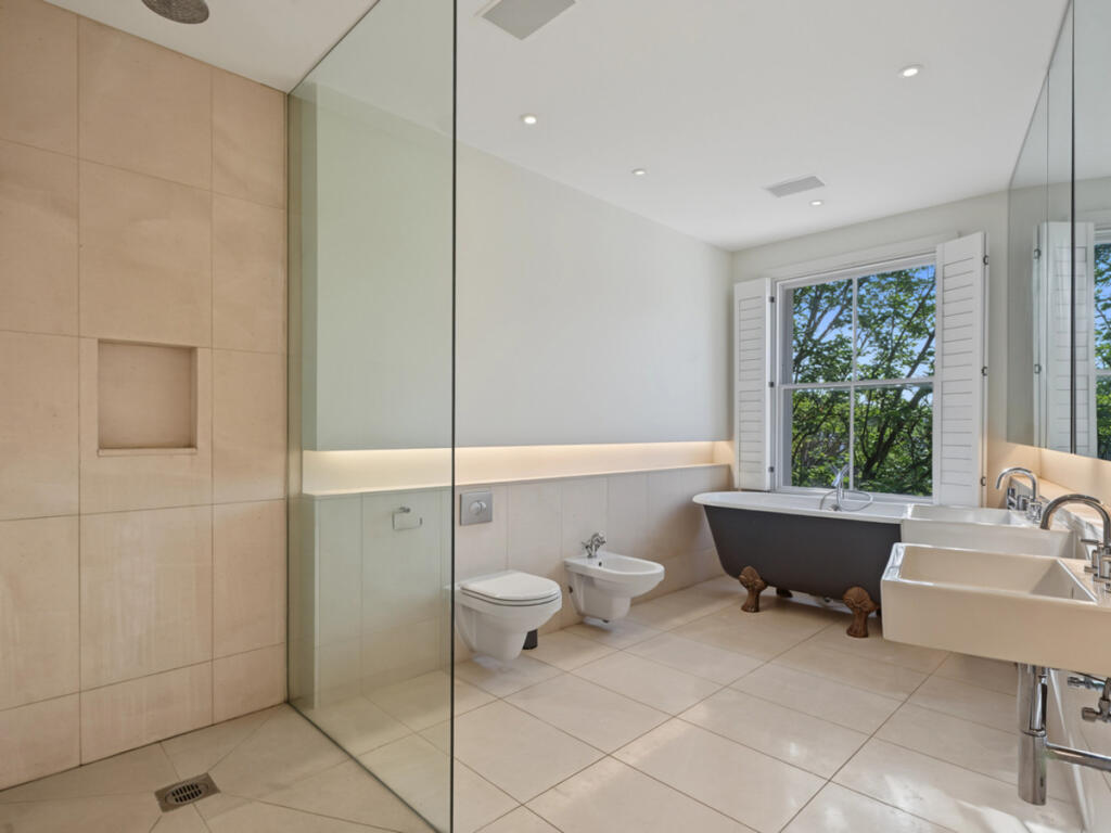 Apartment in London, Kensal Town, Maida Hill - More