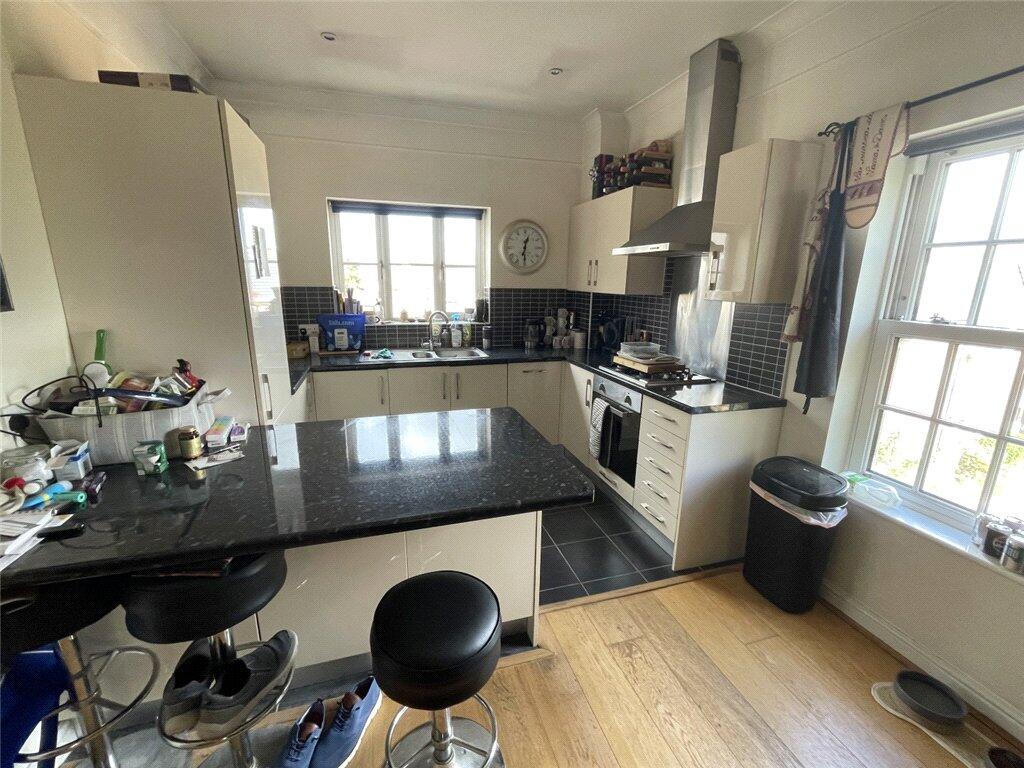 Apartment in Swindon, Coleview - View 4