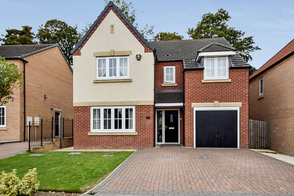 4-bed detached on Stanley Hall Drive, CITY FIELDS, Wakefield WF1, £425,000