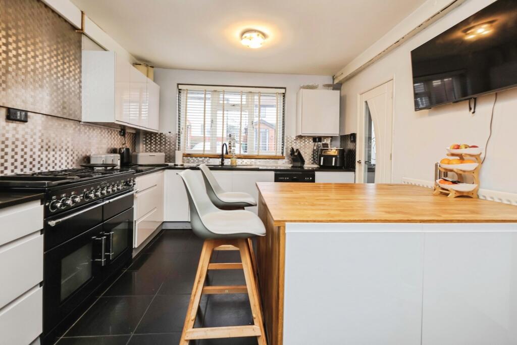 Additional image 3 of Albright Road, Oldbury, West Midlands, B68