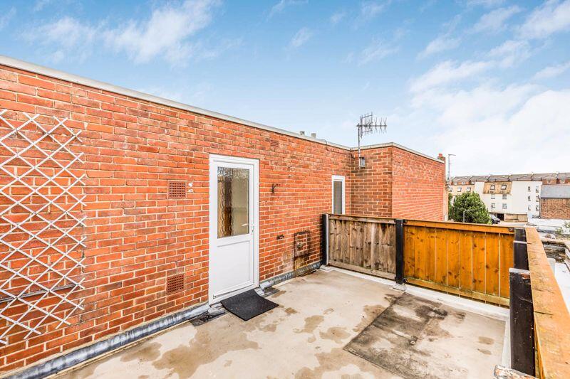 Apartment in Portsmouth - View 5