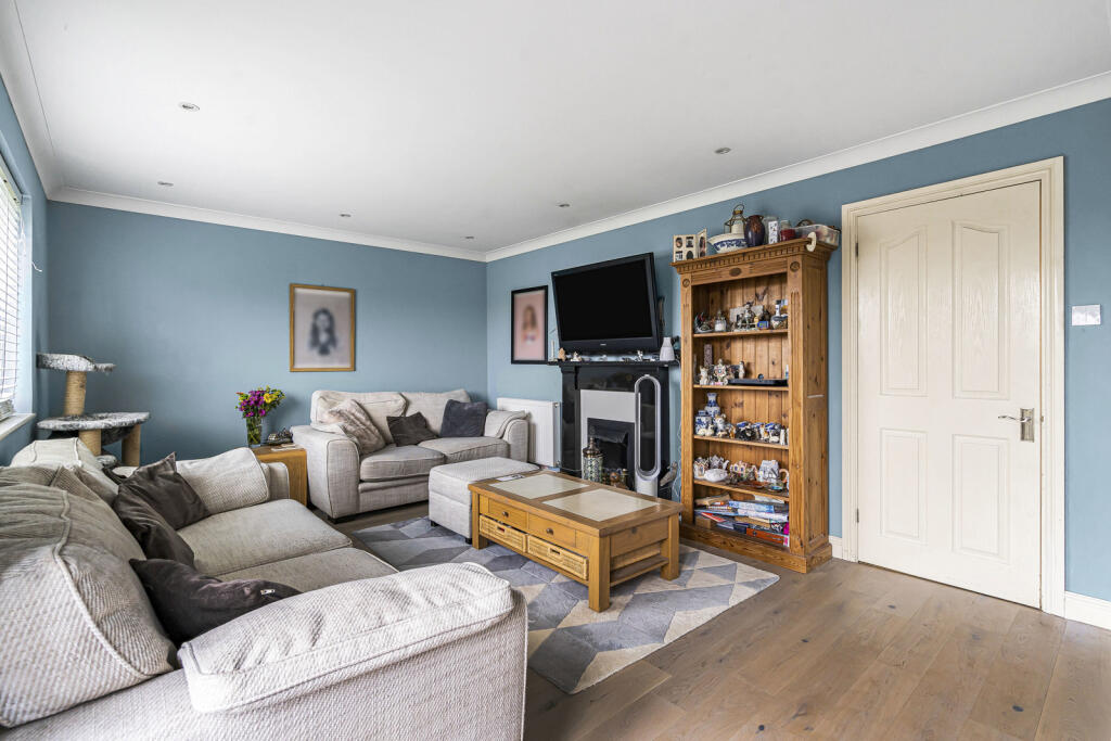 House in Guildford, Ash - View 5