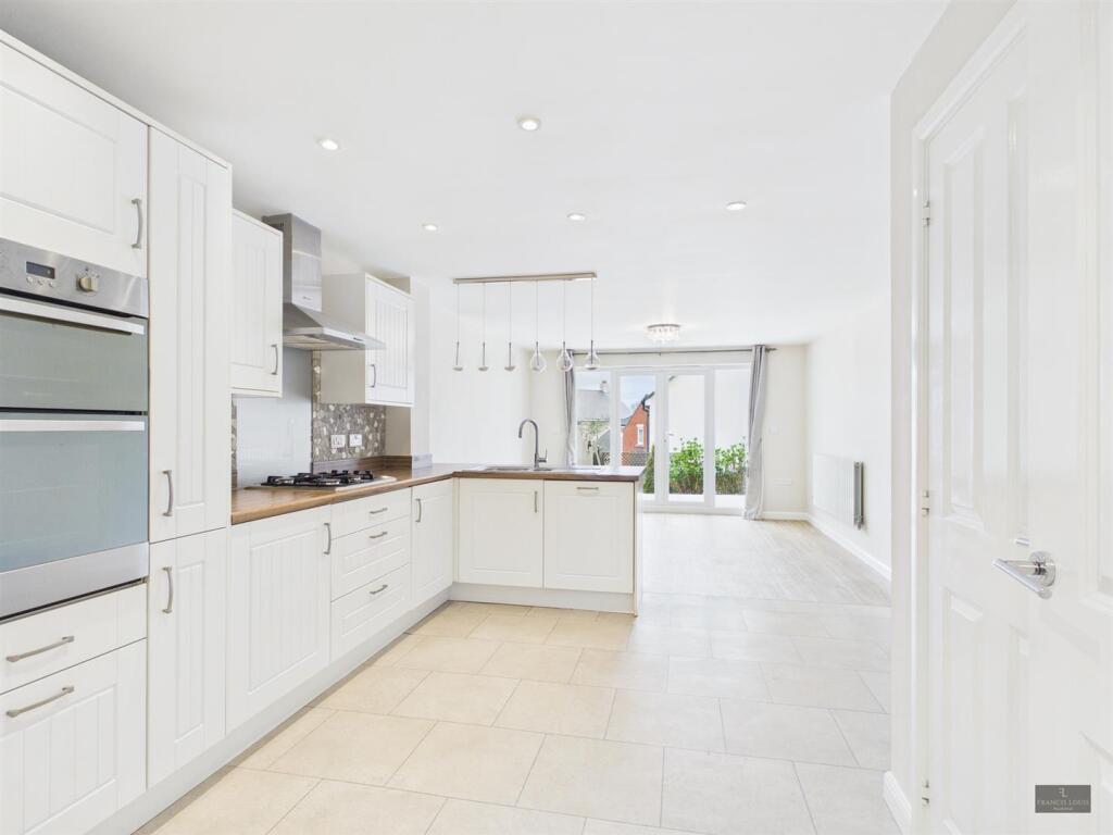 Main image of property: Roscoff Road, Dawlish