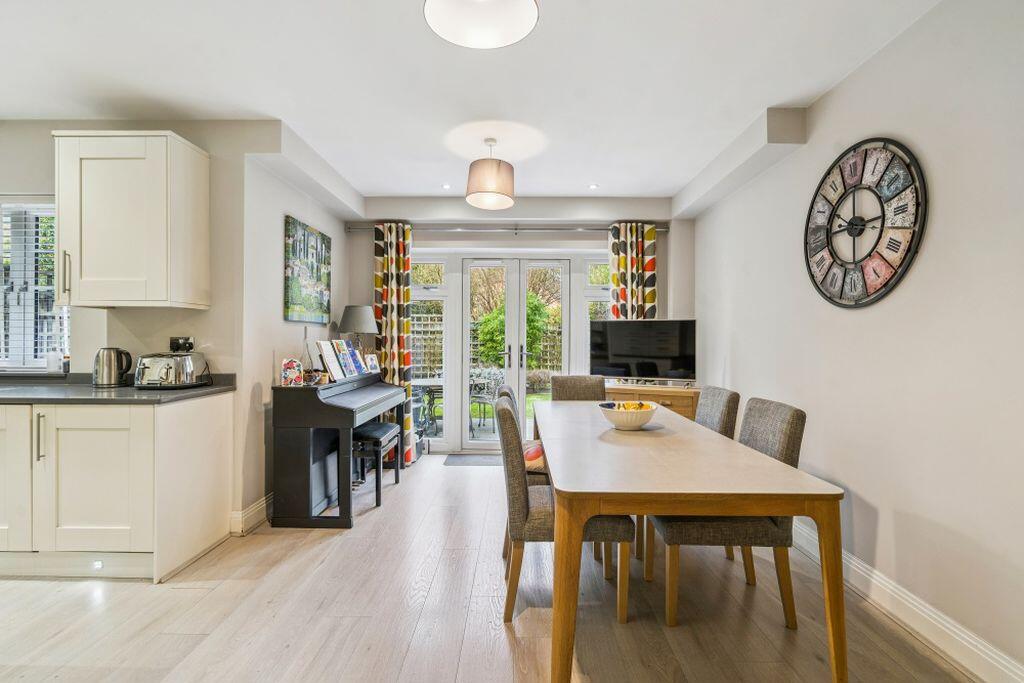 Bramley Gardens, Bourne End photo 4