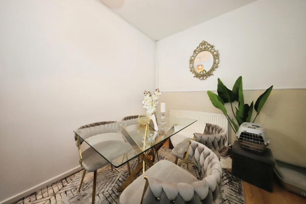 House in Wolverhampton, West Midlands - More