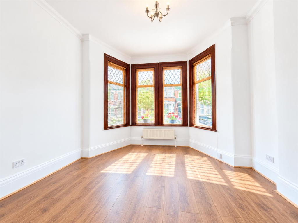 Apartment in London, Palmers Green - View 3