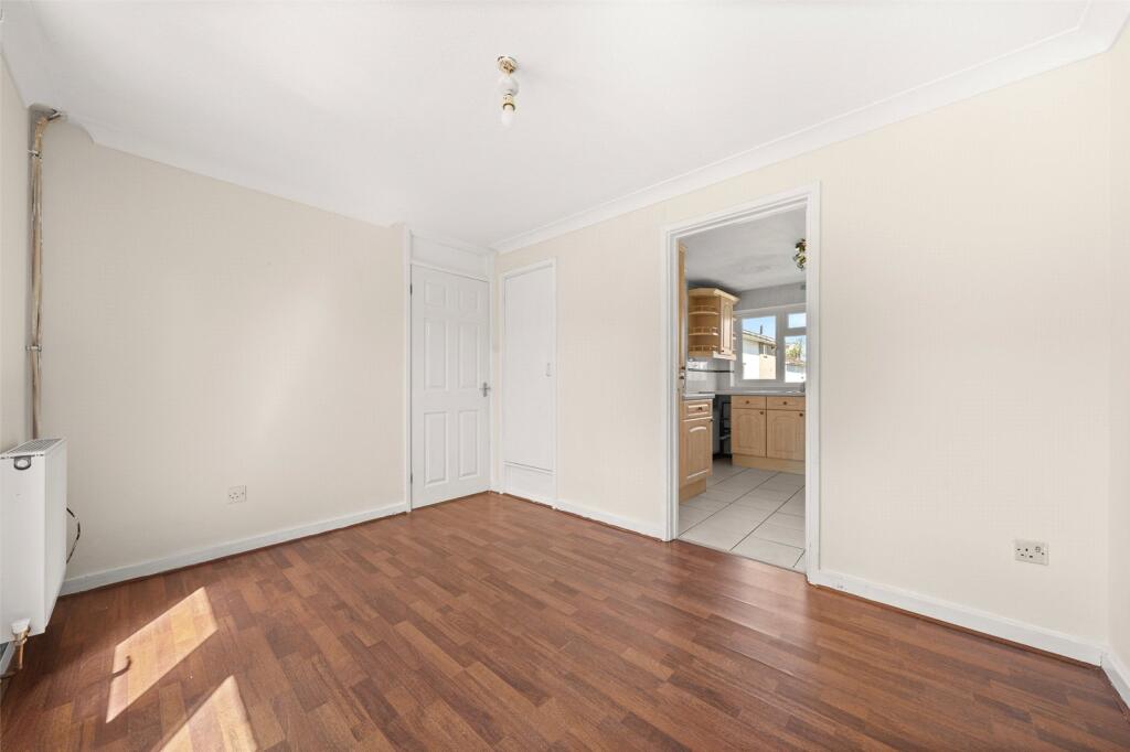 House in Bracknell, Hanworth - View 3