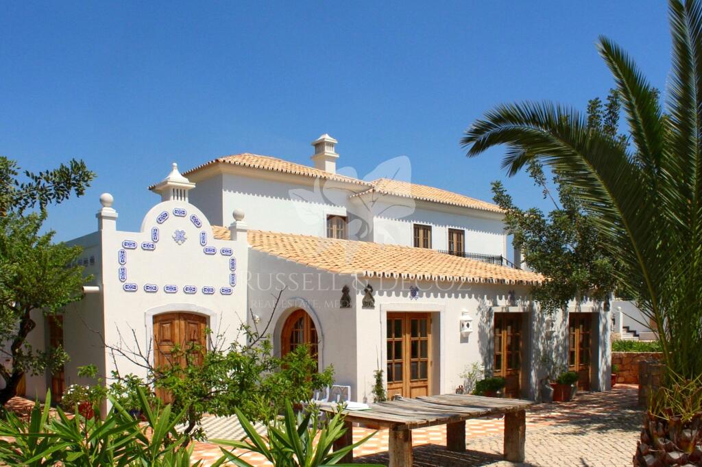 Main image of property: Algarve, Moncarapacho