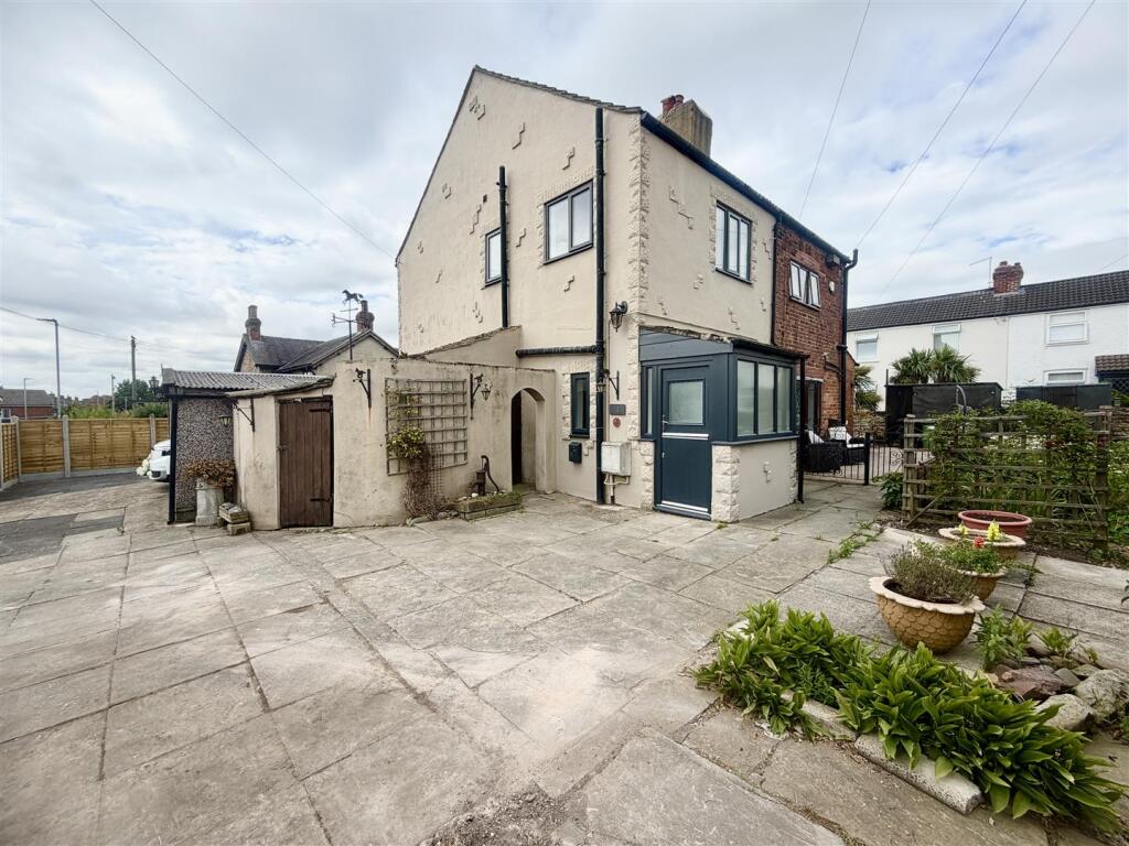 Main image of property: Blands Cottages, Kippax, Leeds