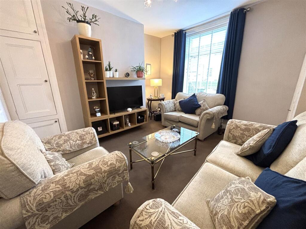 House in Bradford, West Yorkshire - View 2