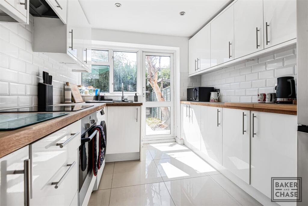 Apartment in Enfield - More