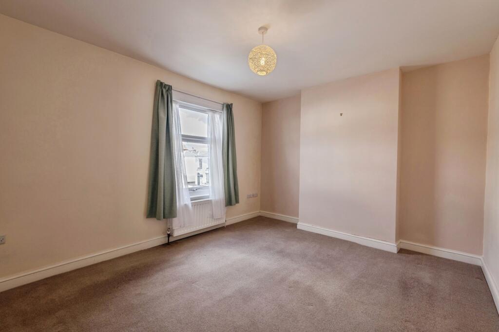 House in Taunton - View 5