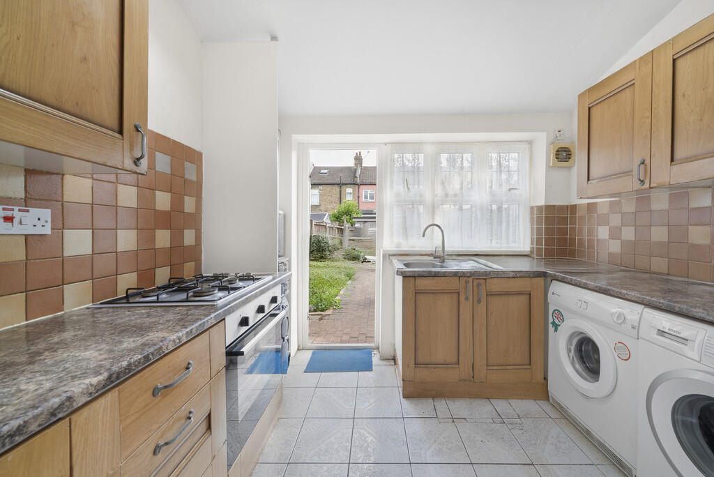 Sherringham Avenue, London photo 3