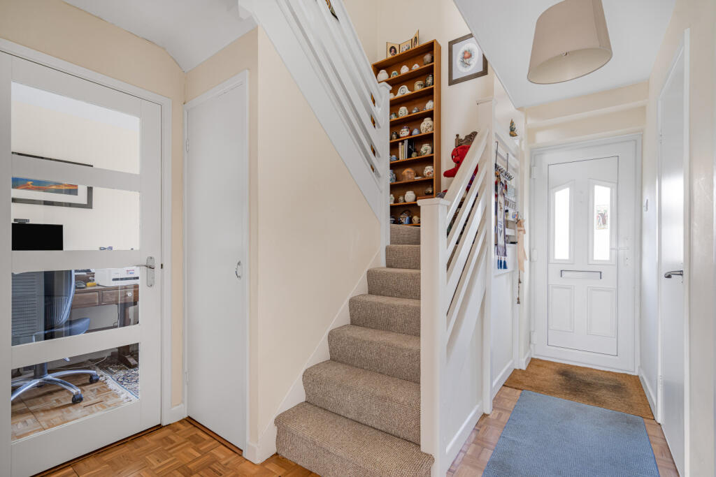 House in South Oxfordshire, Warborough - More