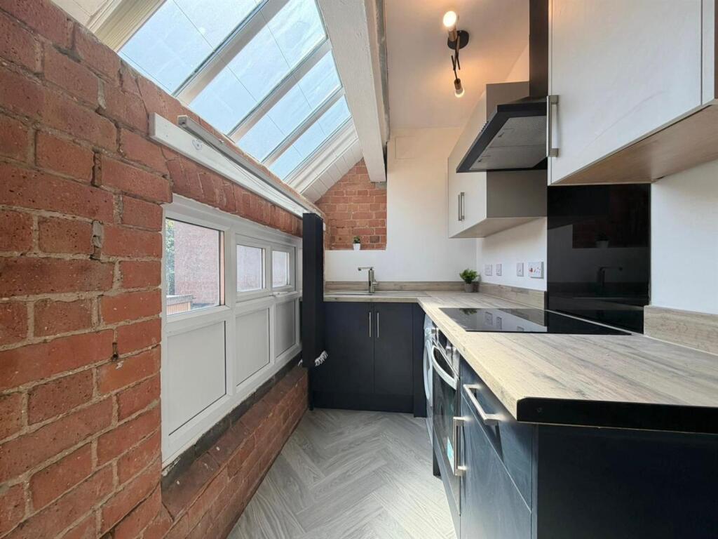 Main image of property: Professional Apartment - York Street, Leicester